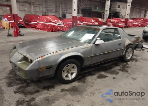 1988 Chevrolet Camaro z USA, uszkodzony, nr VIN 1G1FP21E1JL166760